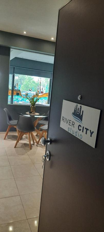 River City Studio Lárisa Eksteriør bilde